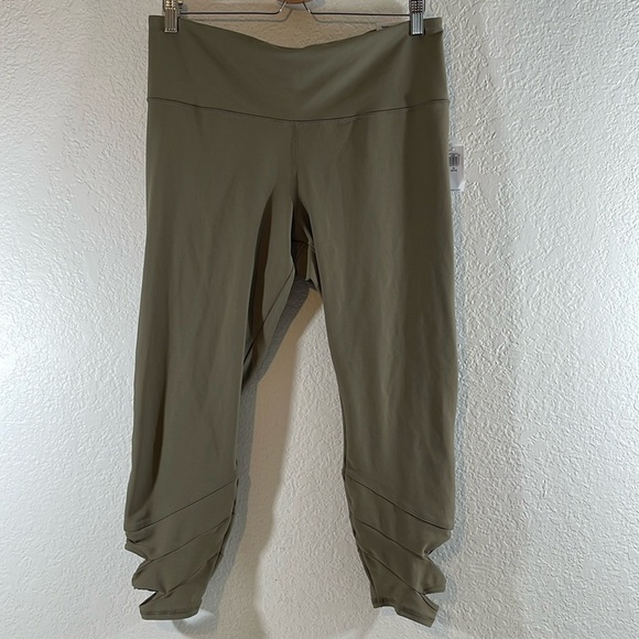 OLD NAVY Active High-Rise Powersoft Go-Dry 7/8 Ankle Cutout Leggings XL Petite - Picture 2 of 14